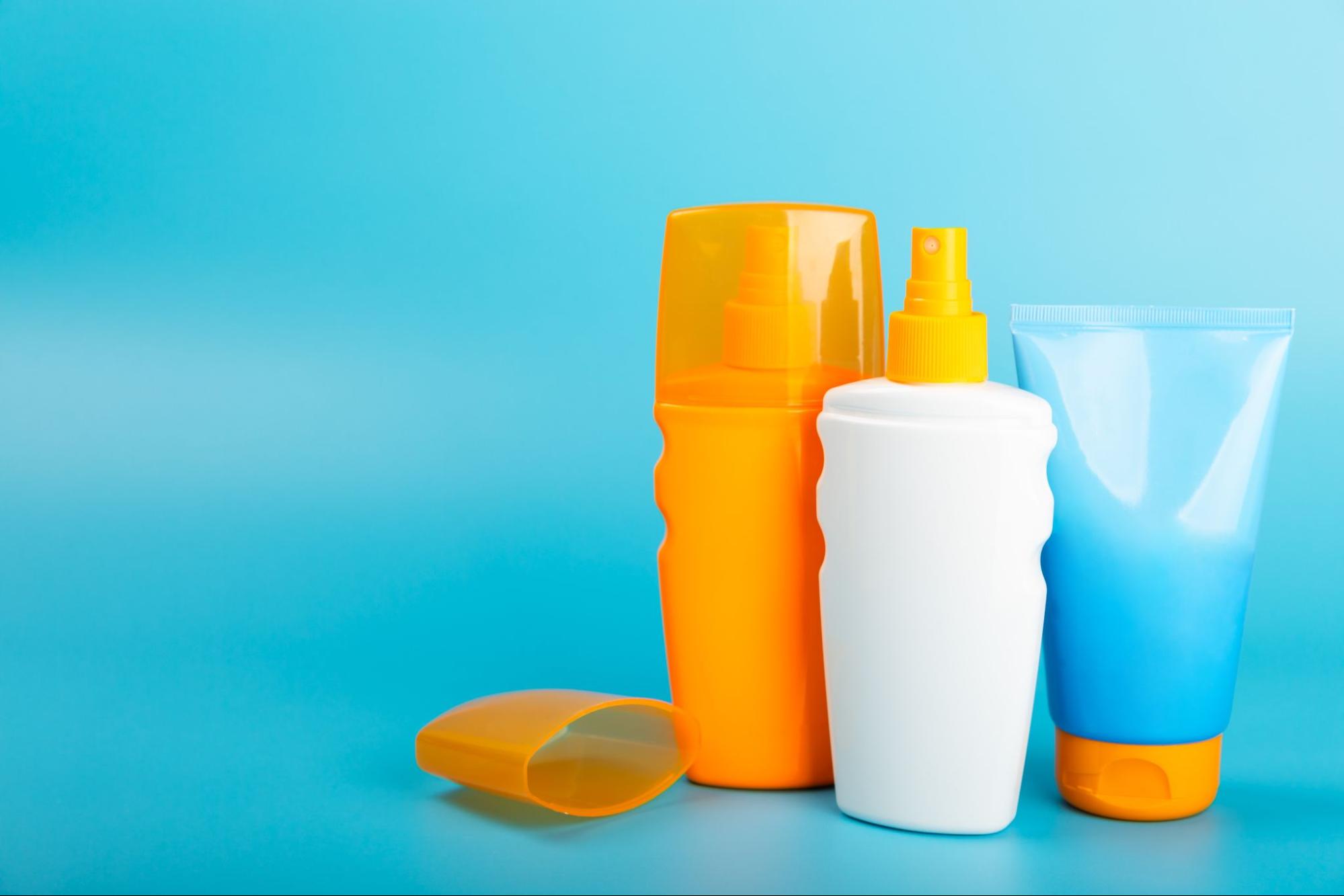 เปรียบเทียบ Sunblock กับ Sunscreen ต่างกันอย่างไร